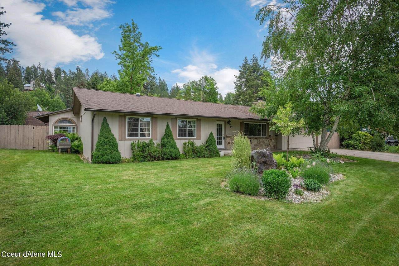 1148 Crestline Dr - Photo 1