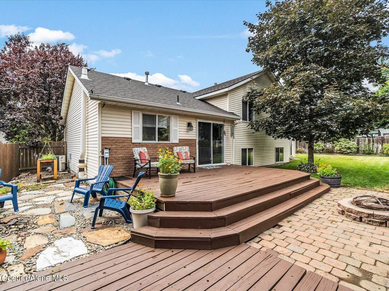 2729 Ferry Landing Ave - Photo 1
