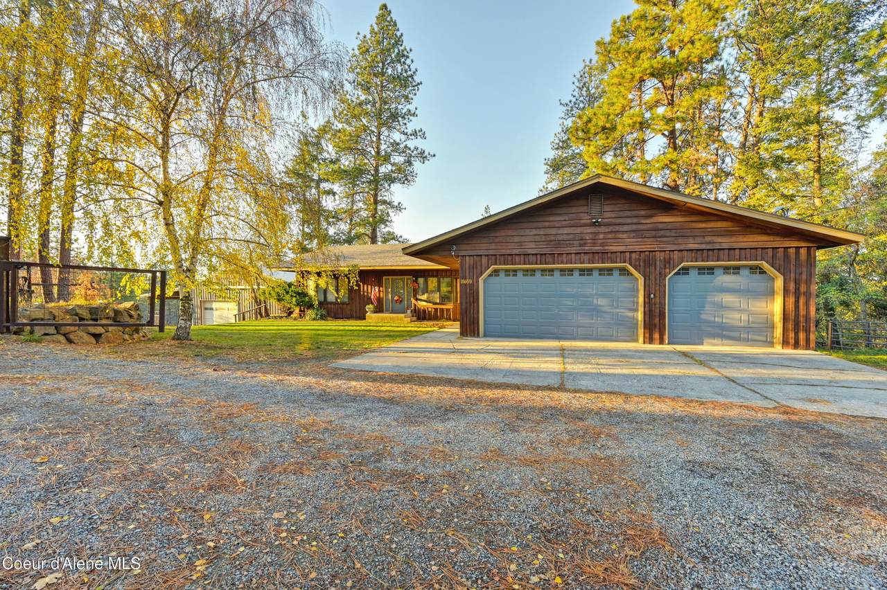 18469 Riverview Dr - Photo 1
