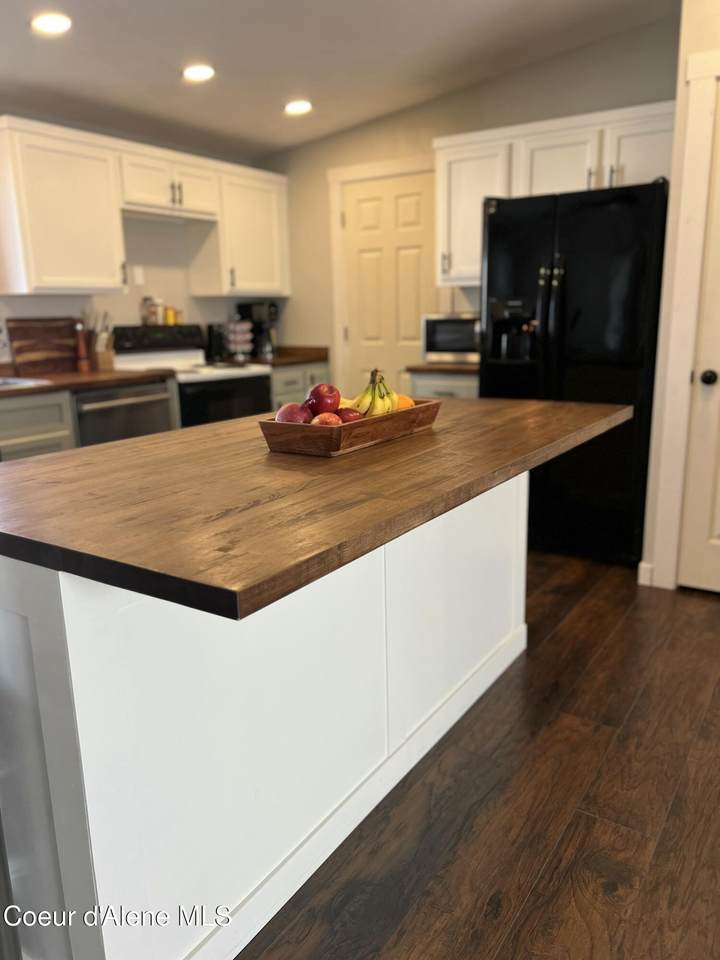 8436 Park Loop - Photo 1