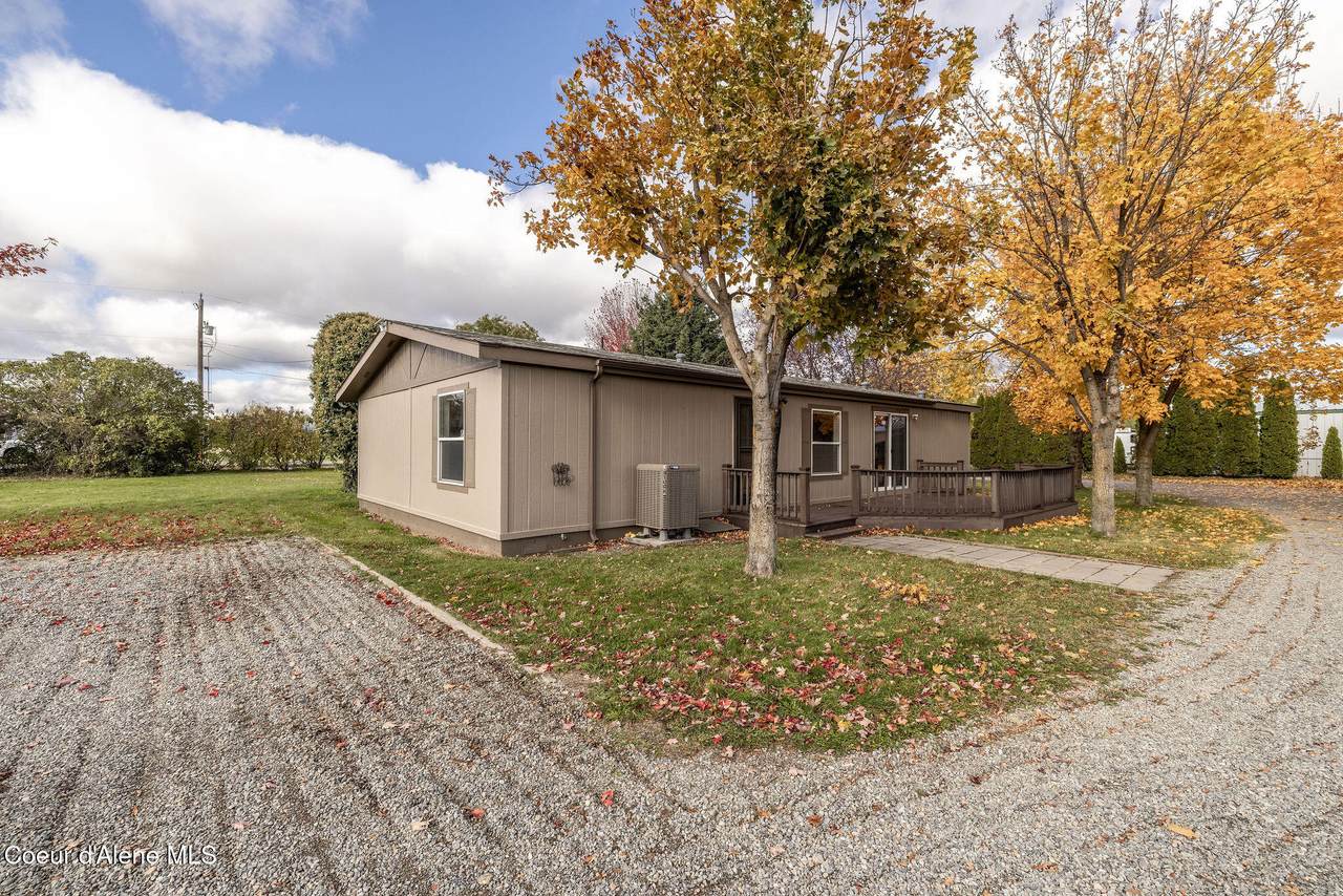 992 Stateline Rd - Photo 1