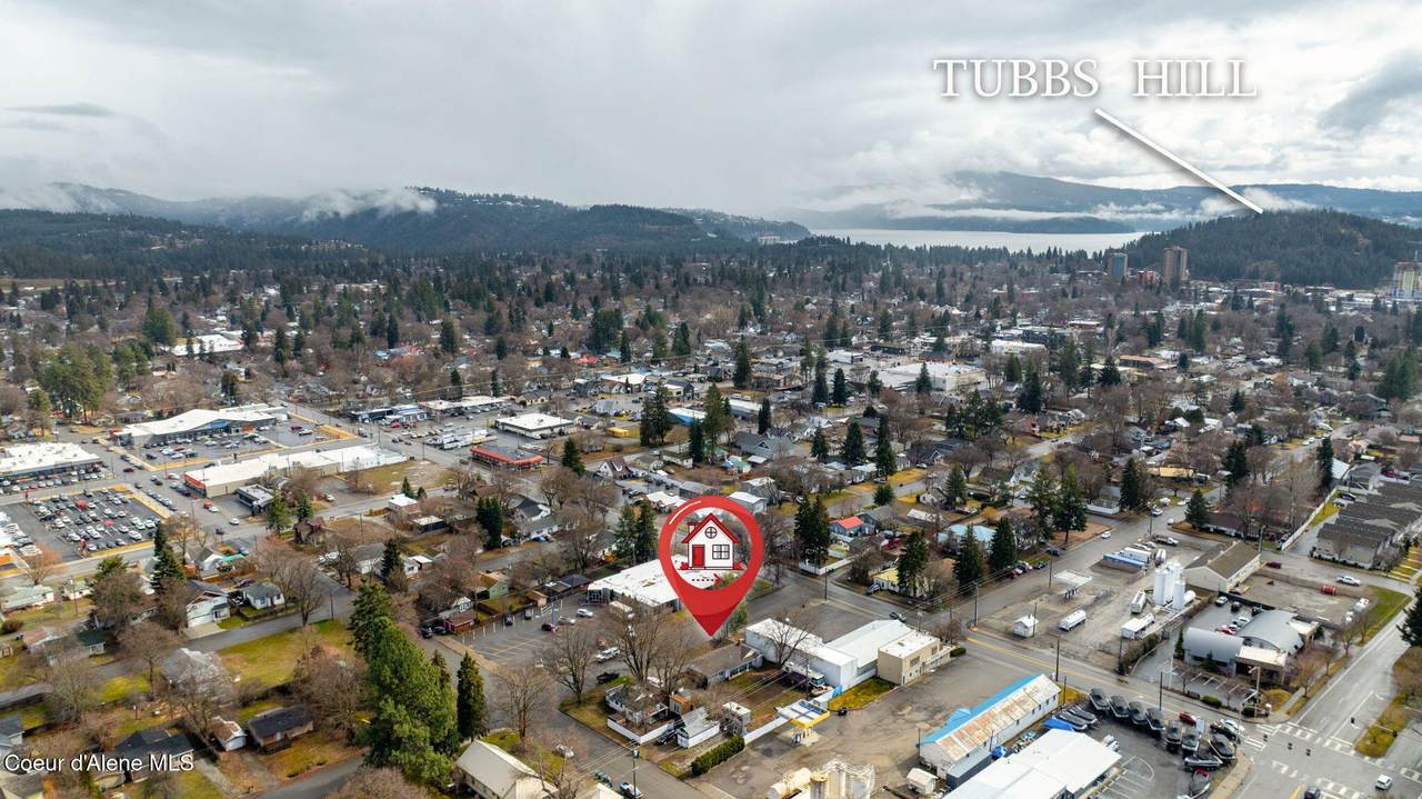 1215 1ST St - Photo 1