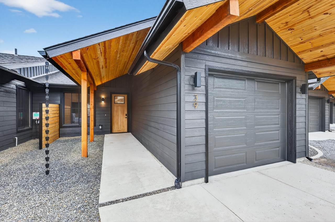 25 Rebecca Ln - Photo 1