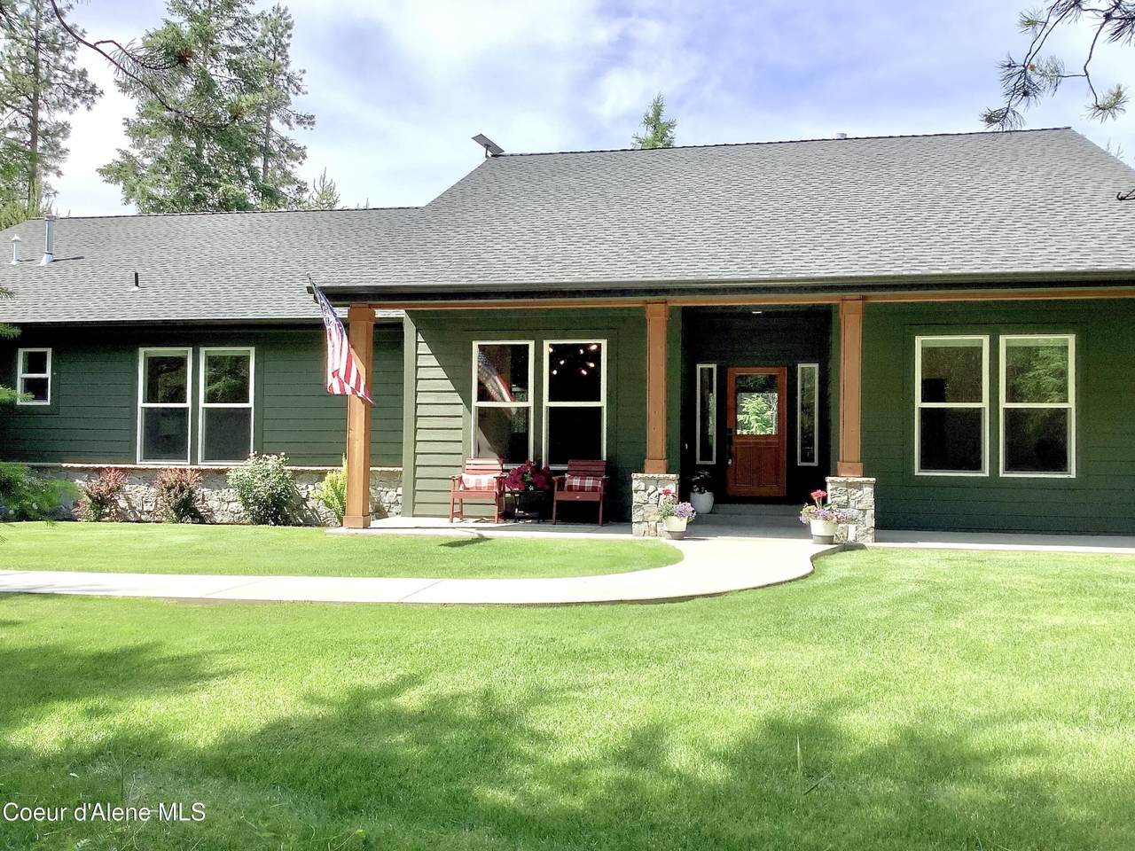 65 Graham Ave - Photo 1