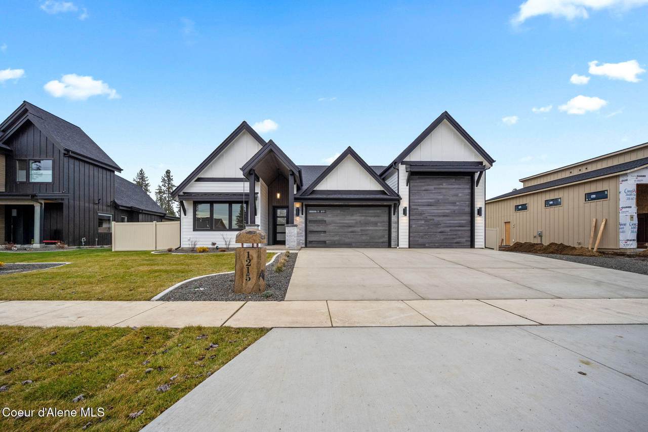 1215 Sleeping Deer Ave - Photo 1