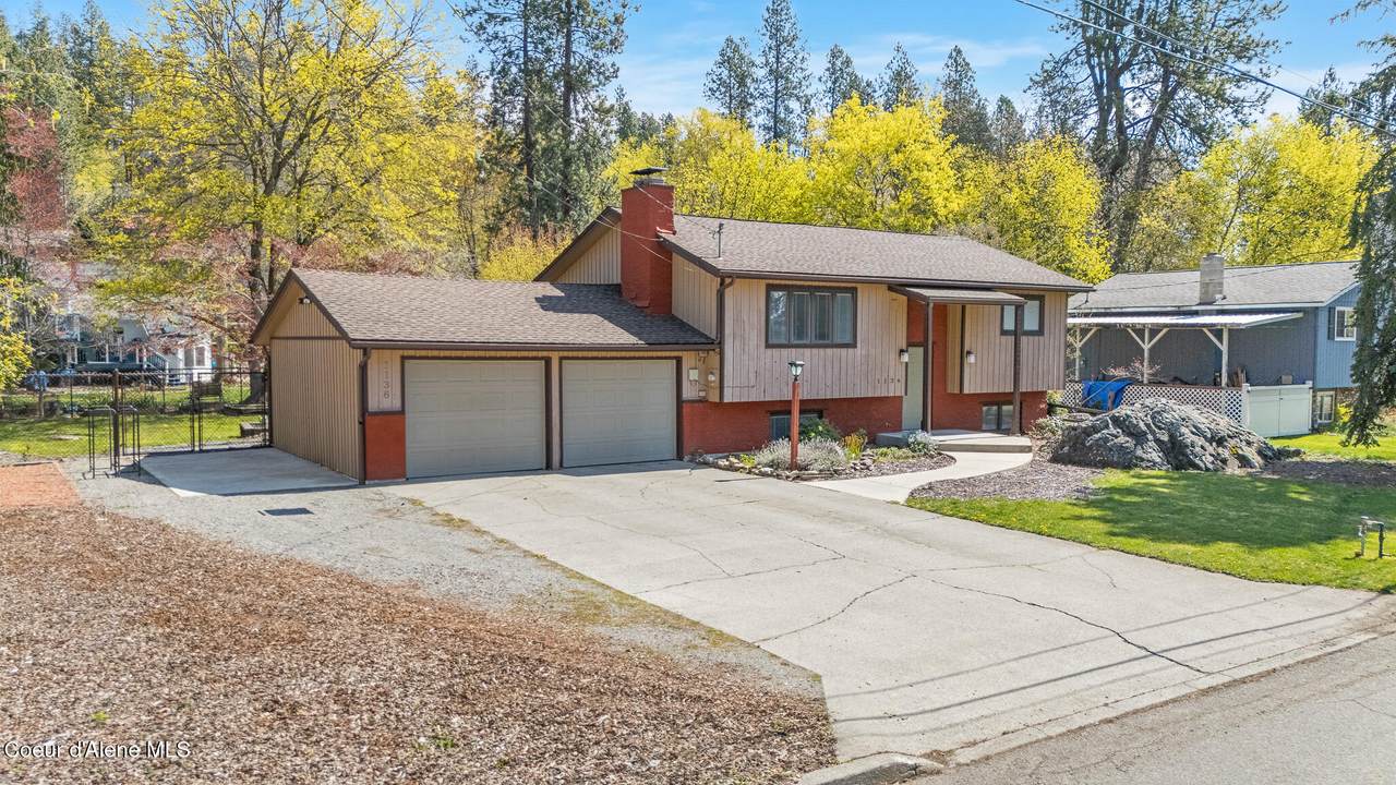 1136 Crestline Dr - Photo 1