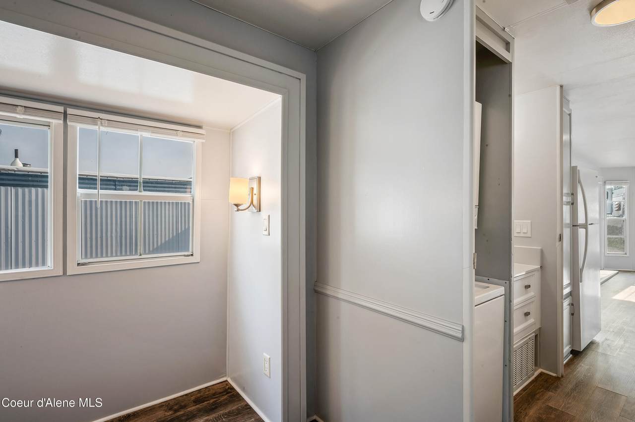 982 Maranatha Dr - Photo 1
