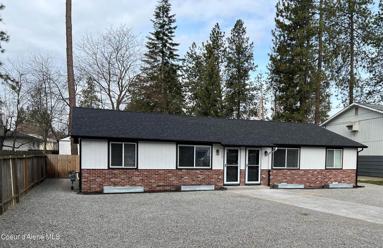 2809 &2811 Honeysuckle Dr - Photo 1