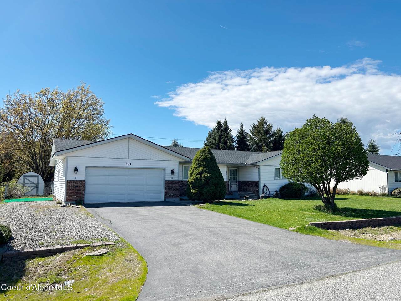 654 Maple Pl - Photo 1