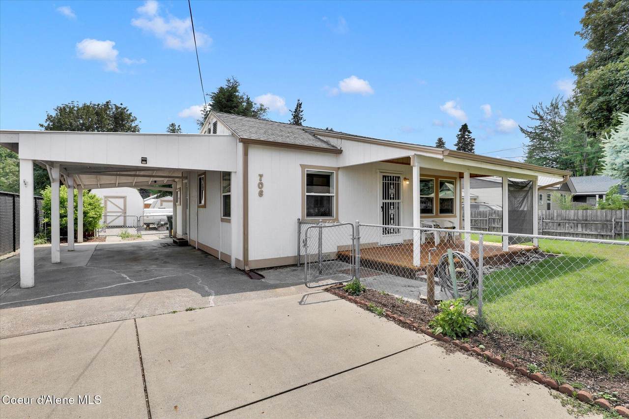 706 Davidson Ave - Photo 1