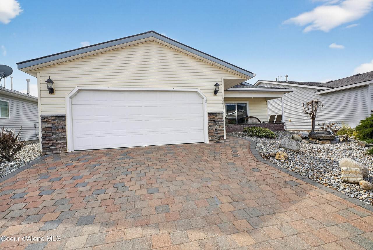 8548 Sawtooth St - Photo 1