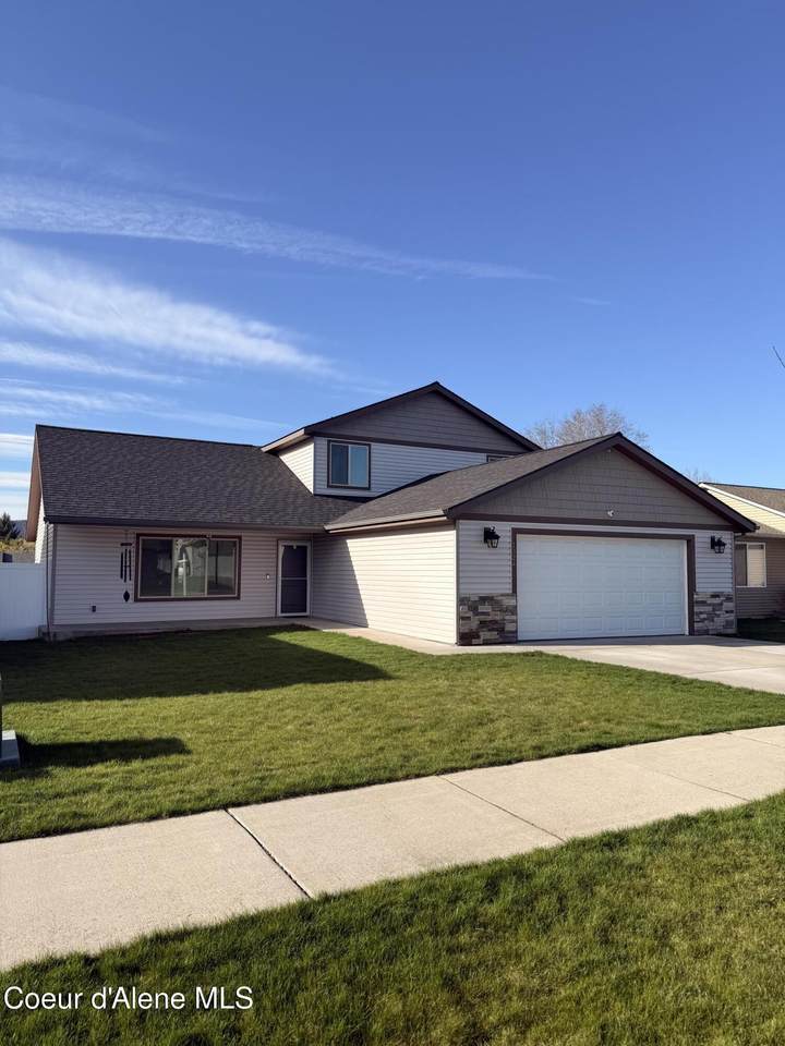 1324 Yellowstone Ave - Photo 1