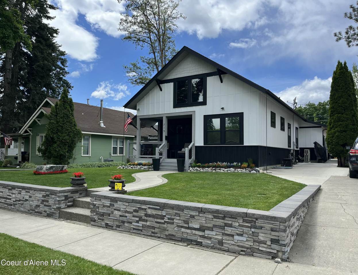 715 Government Way - Photo 1