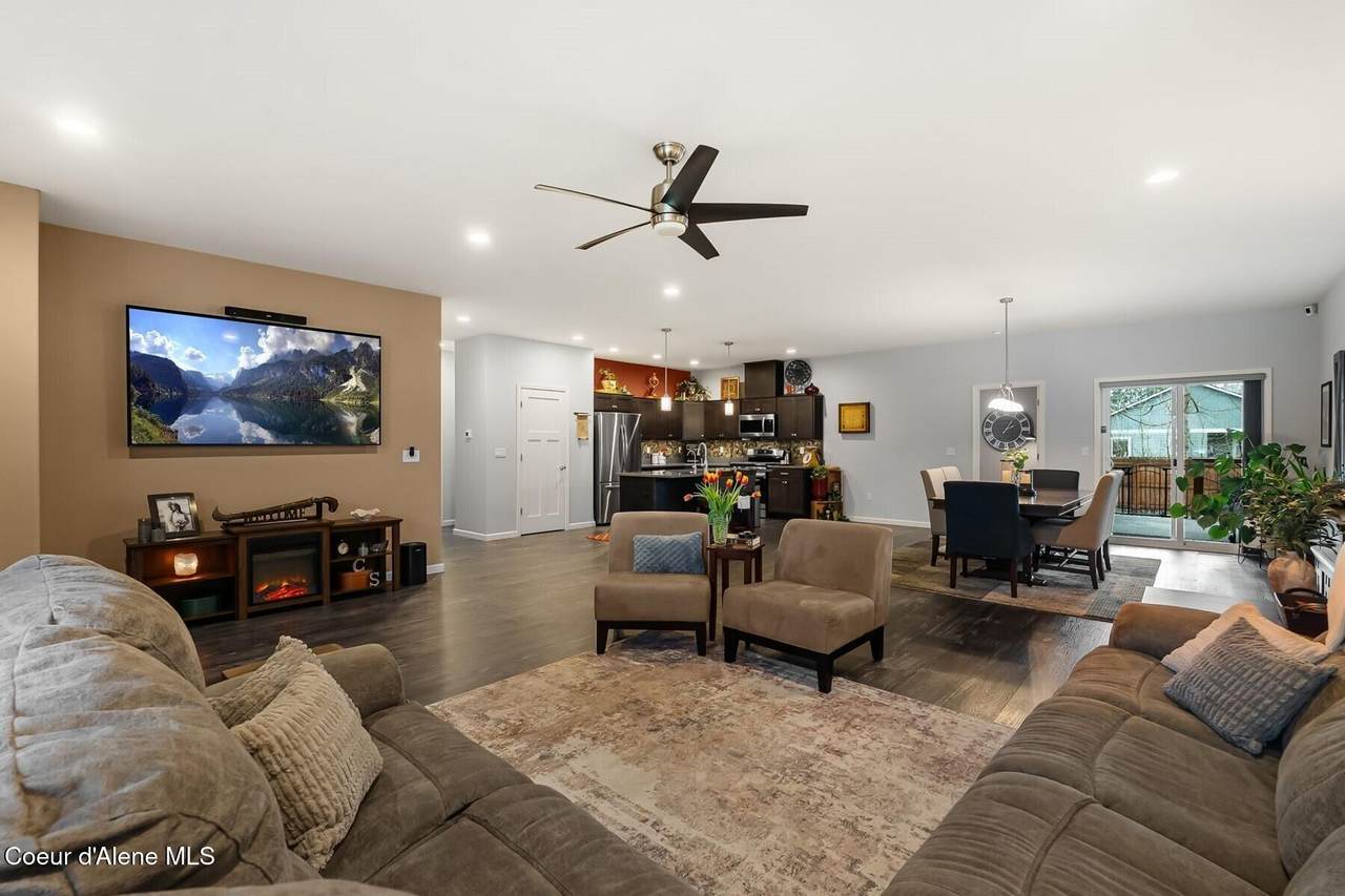 195 Carnelian Ave - Photo 1