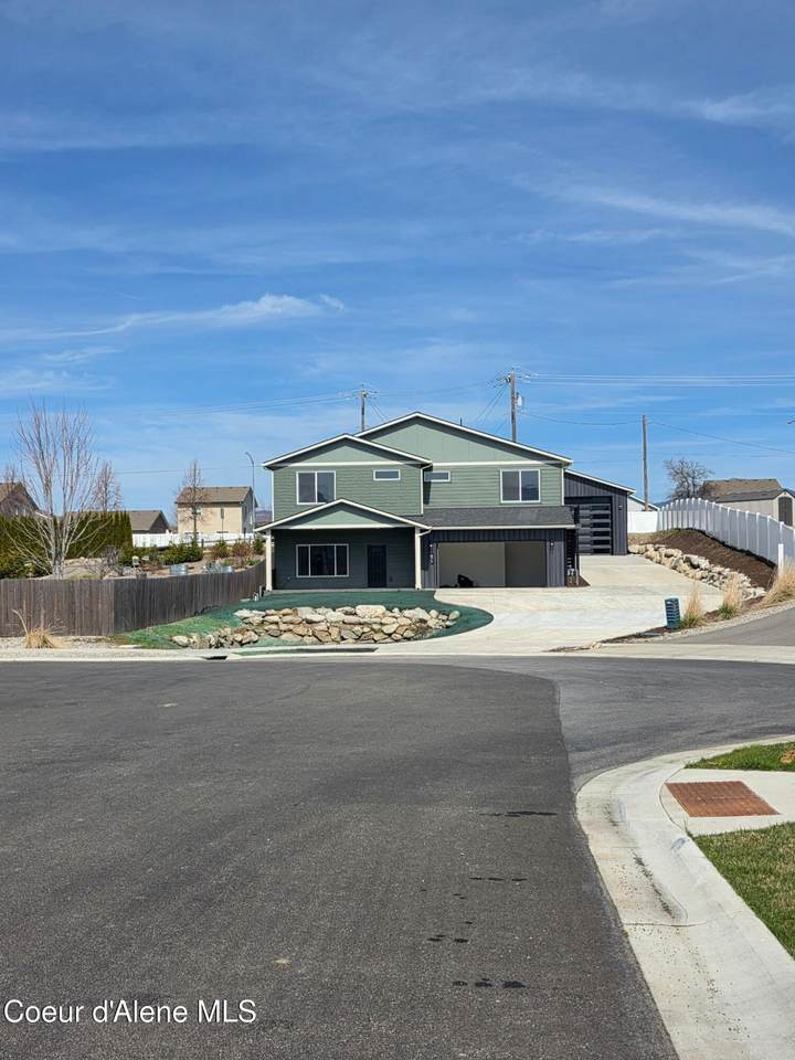 677 Rory Ave - Photo 1