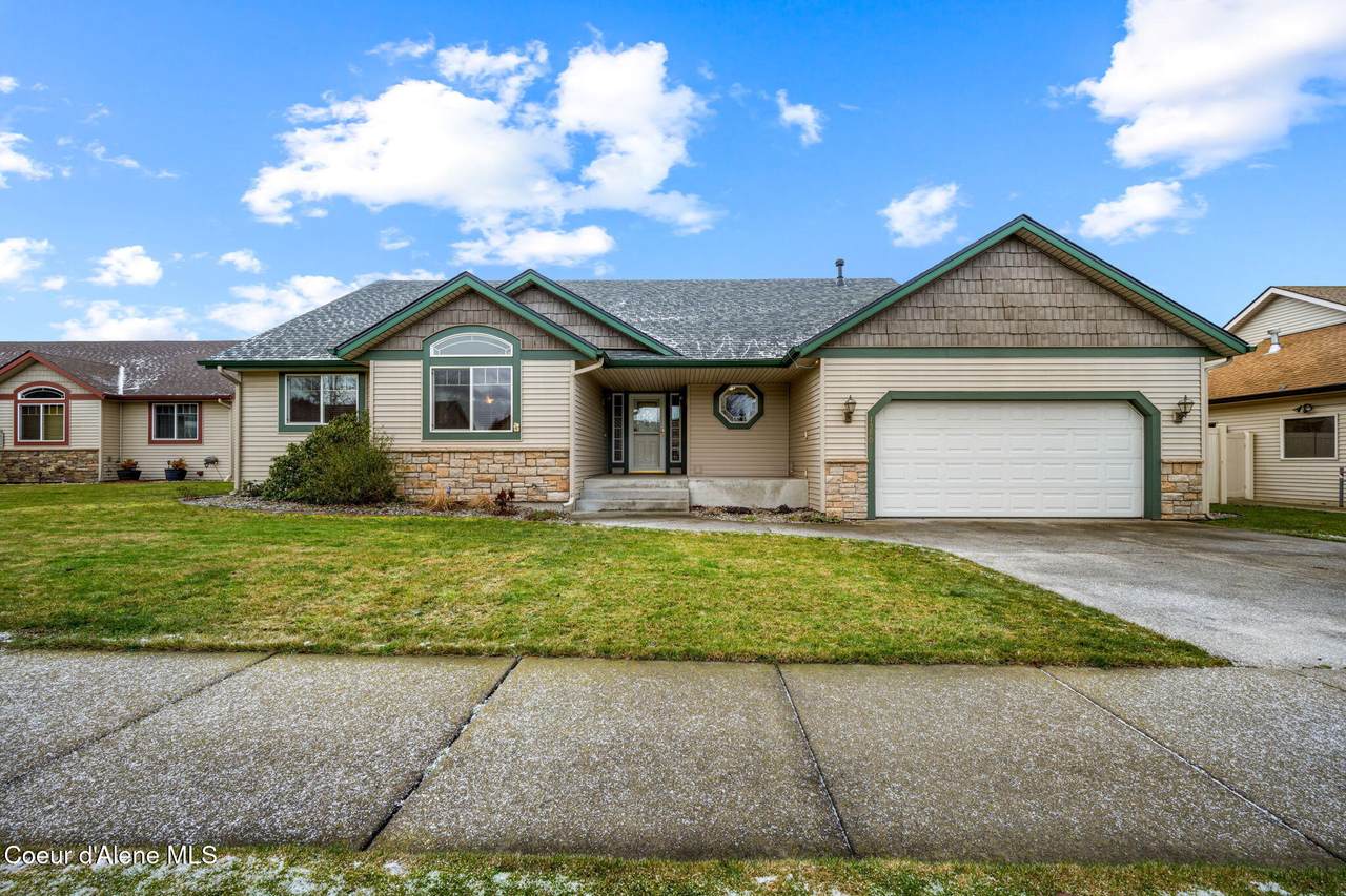 1560 Cromwell Dr - Photo 1