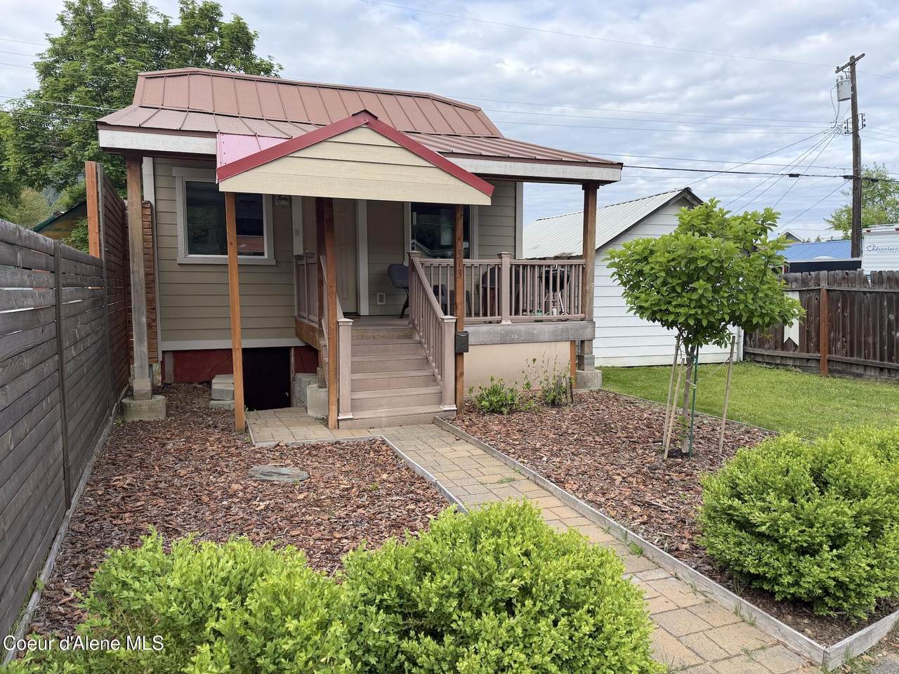 313 Mission Ave - Photo 1