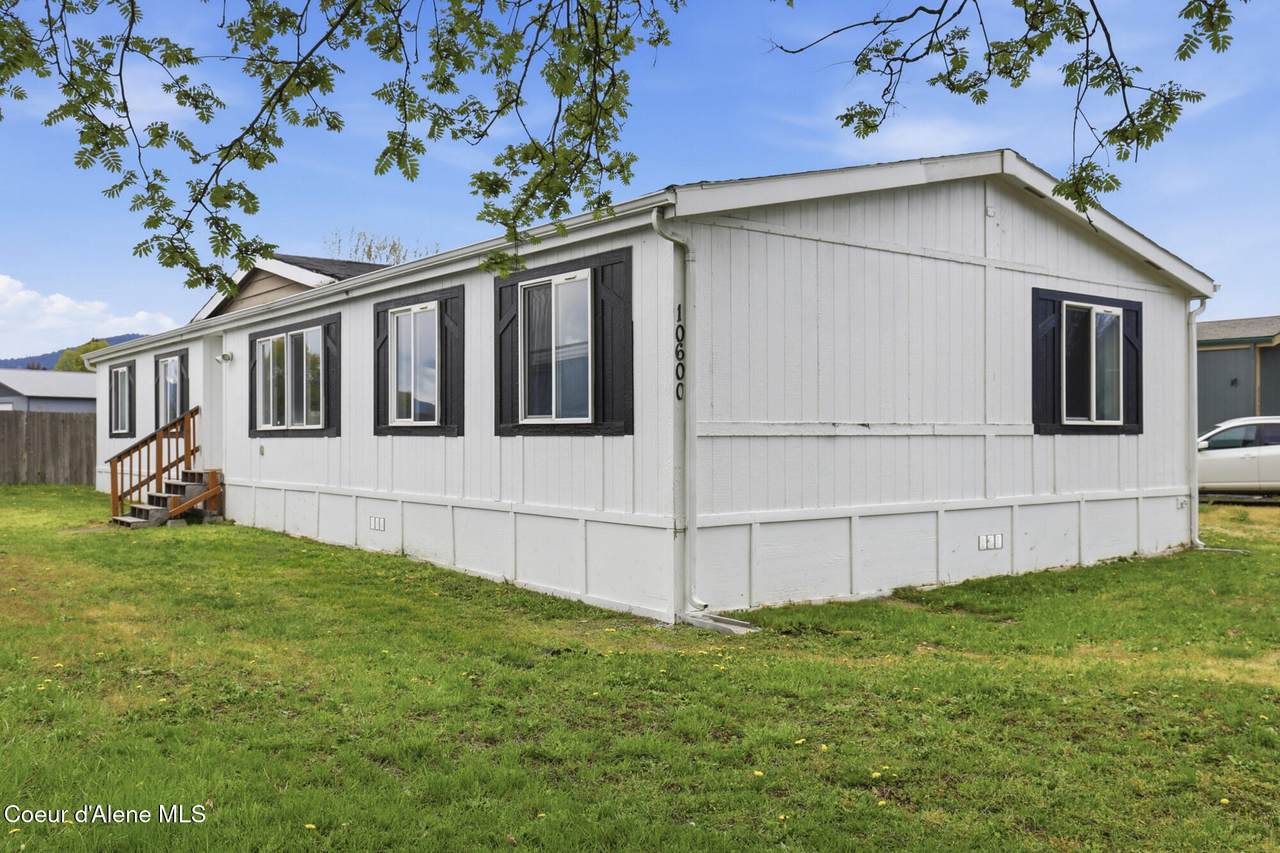 10600 Benoit St - Photo 1