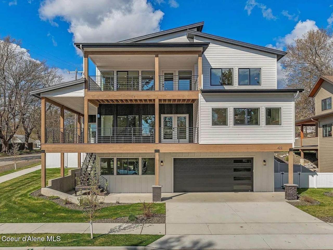 422 3rd Ave - Photo 1