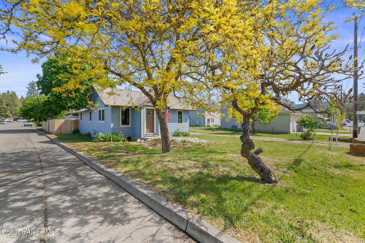 1401 Gilbert Ave - Photo 1