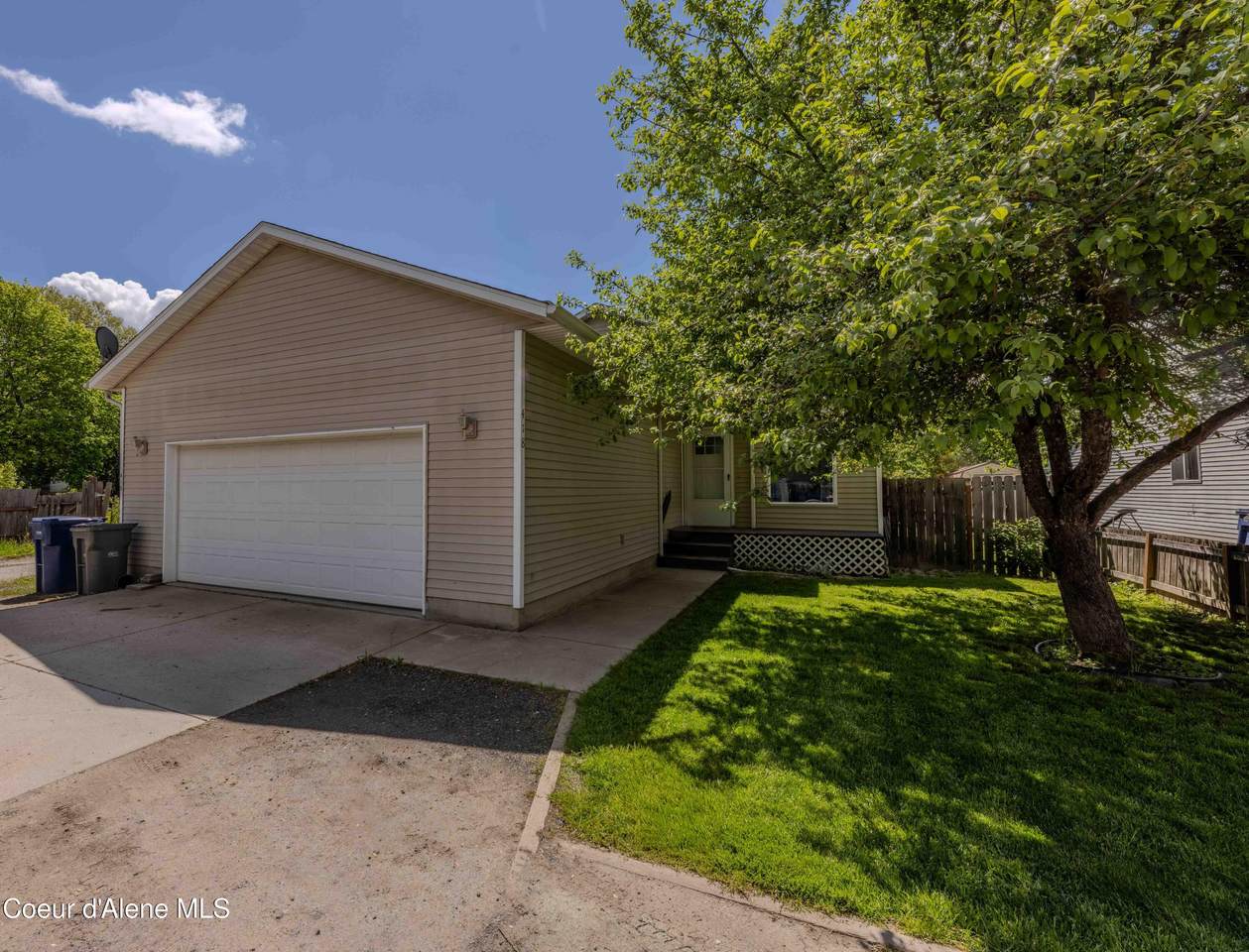 418 Division Ave - Photo 1