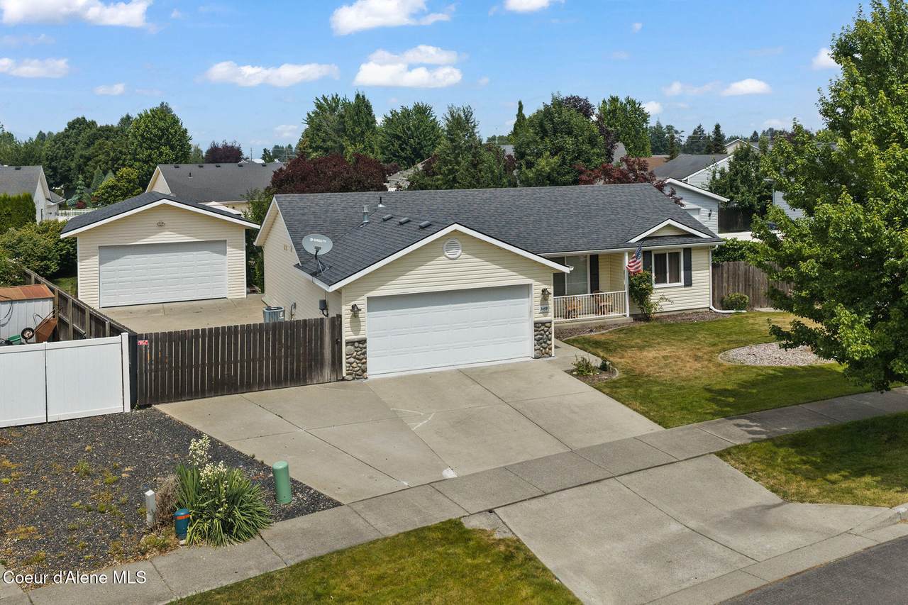 2459 Warwick Ct - Photo 1