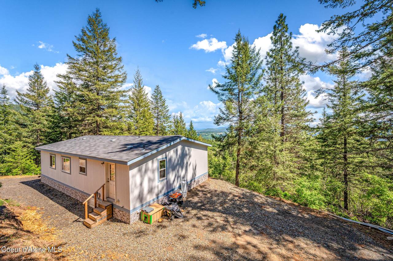 438 Ridgeview Dr - Photo 1