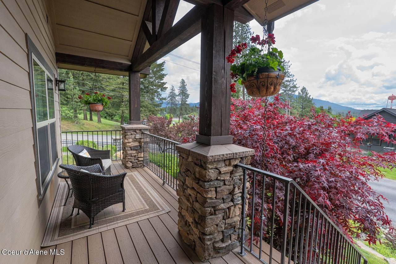 1573 Chanticleer Ct - Photo 1
