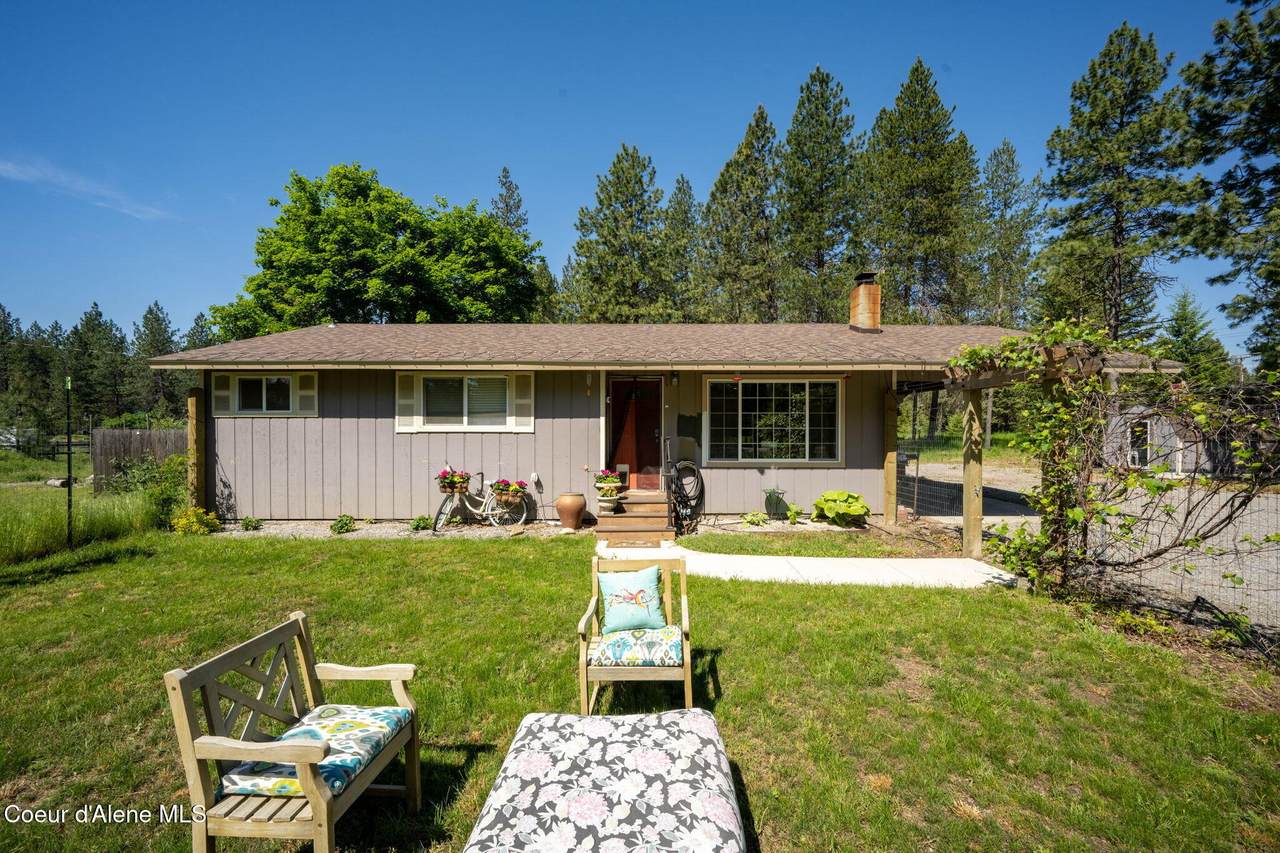 16761 Pinewood Way - Photo 1