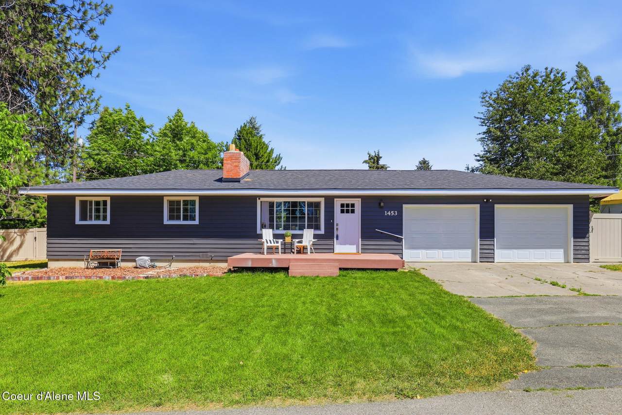 1453 Burnham Ave - Photo 1