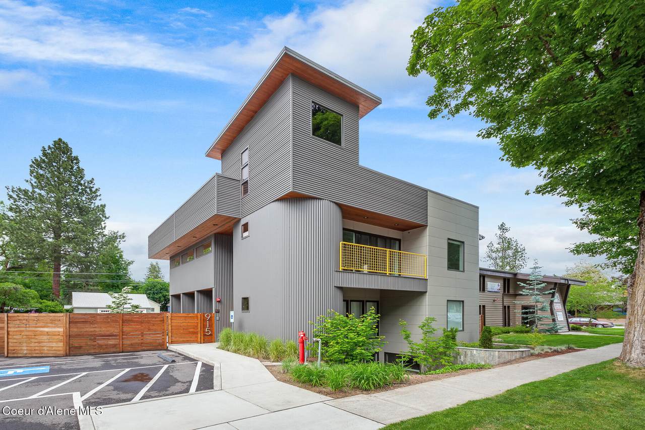 915 Sherman Ave - Photo 1