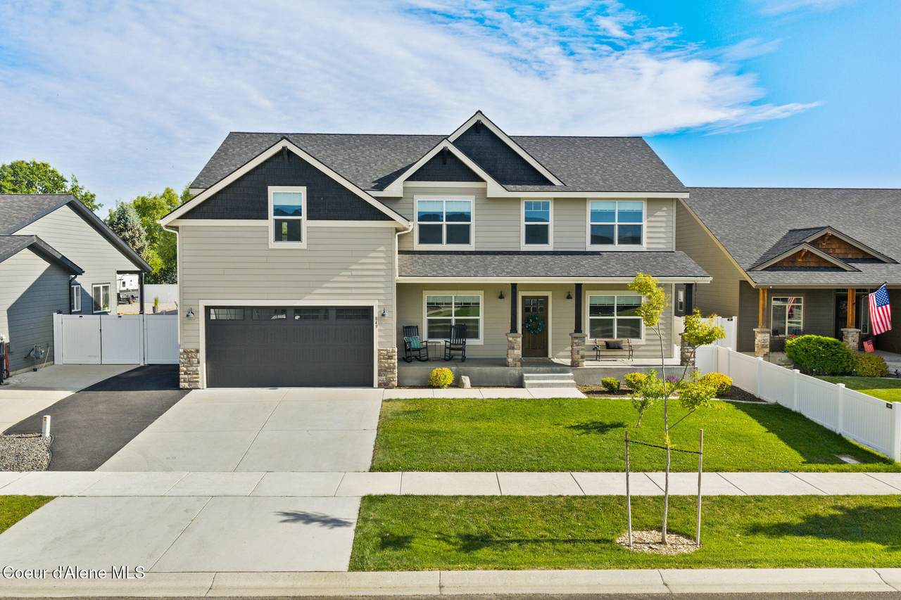 849 Ashworth Ln - Photo 1