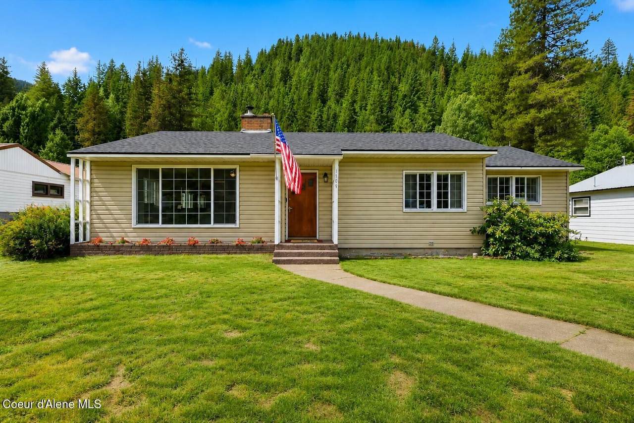 1109 Larch Ave - Photo 1
