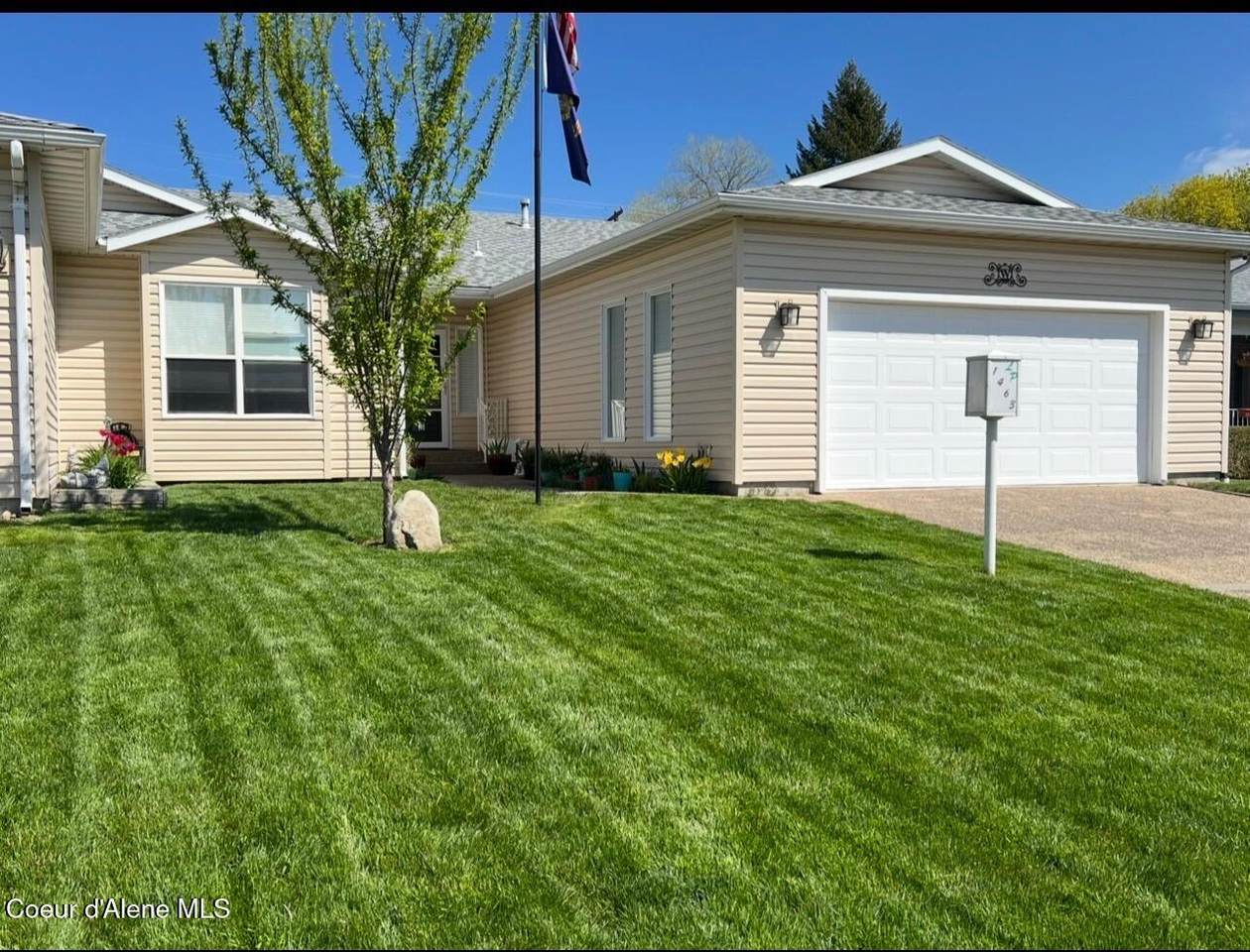 1463 Woodlawn Dr - Photo 1