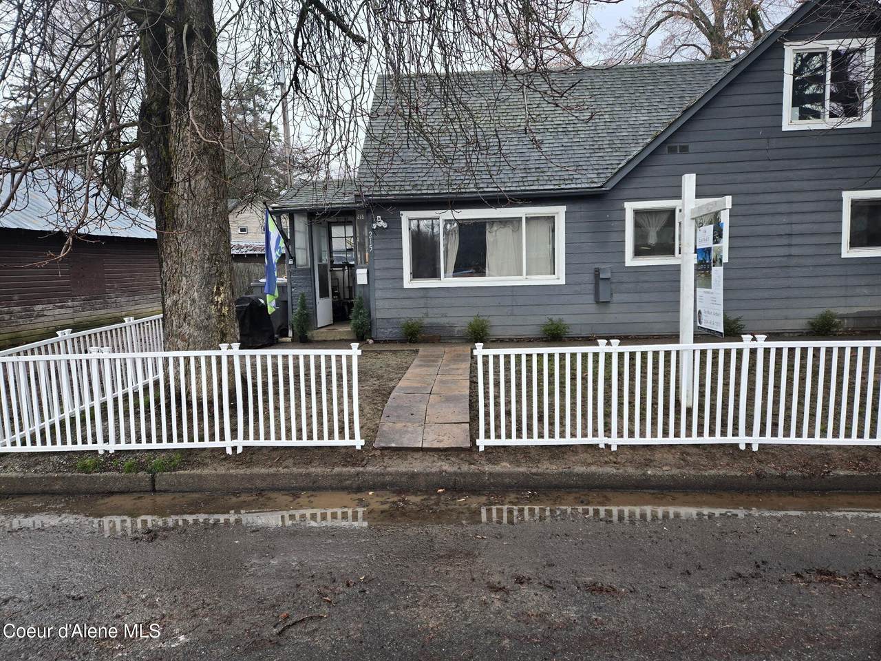 215 Forest Ave - Photo 1