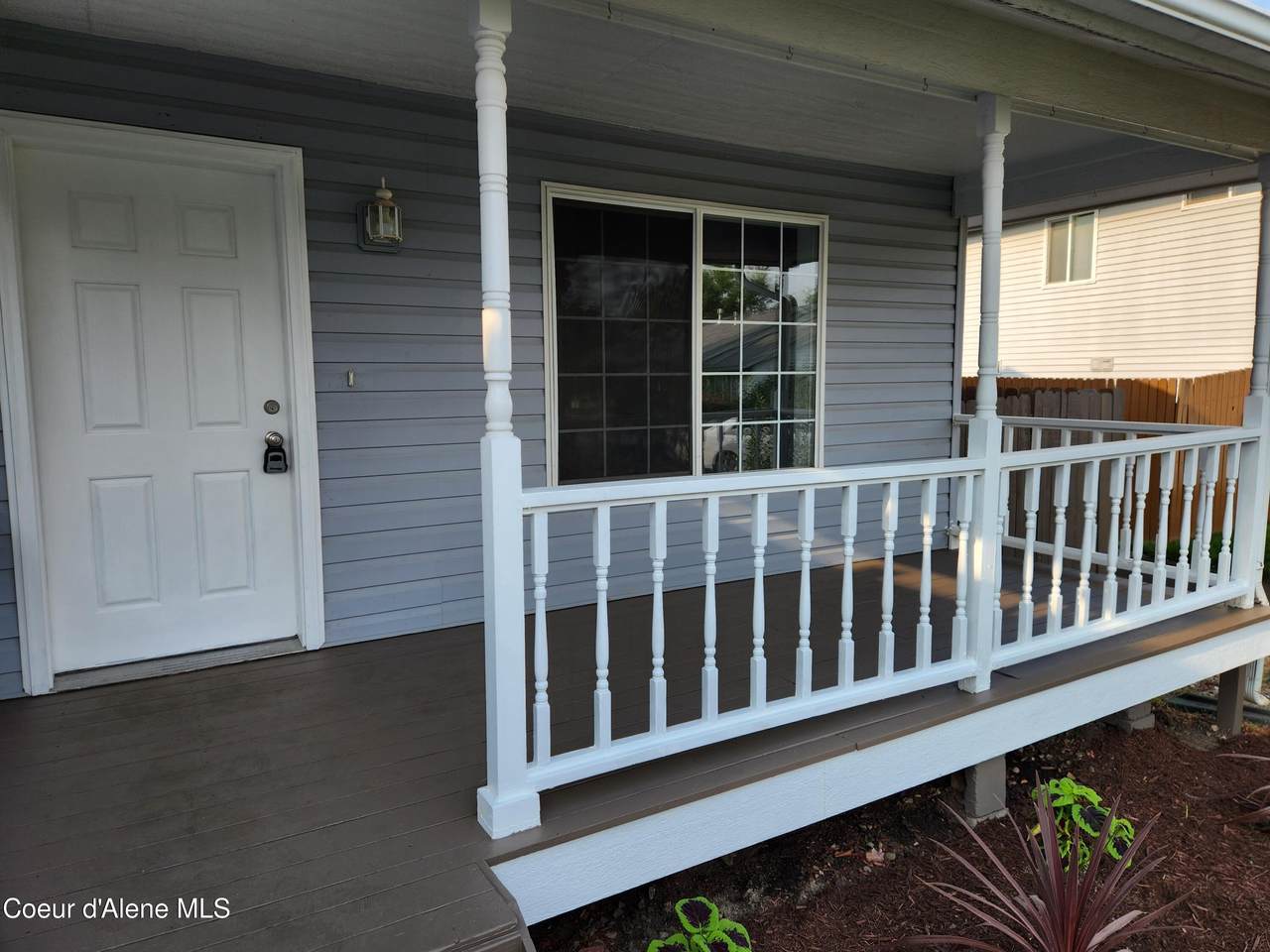 240 Navaho Ave - Photo 1