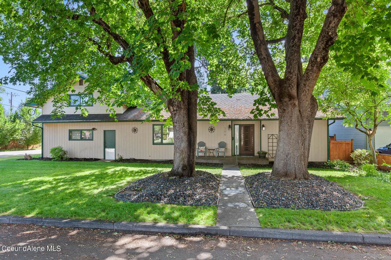 506 13TH St - Photo 1