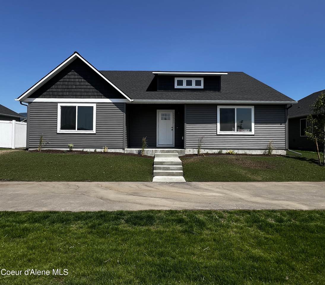 11557 Railway Ave - Photo 1