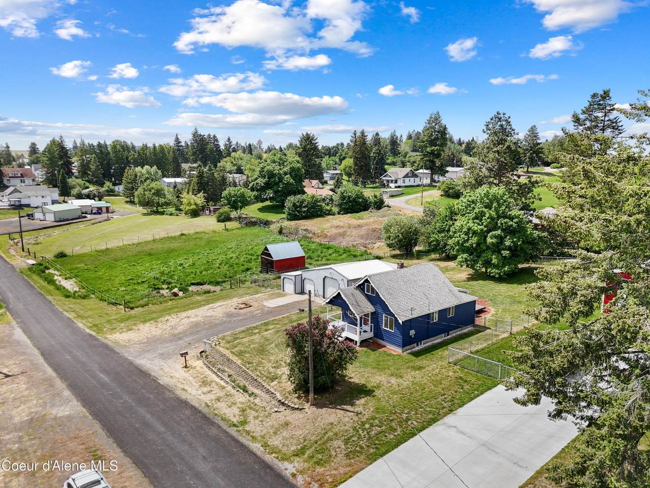 409 2nd St - Photo 1