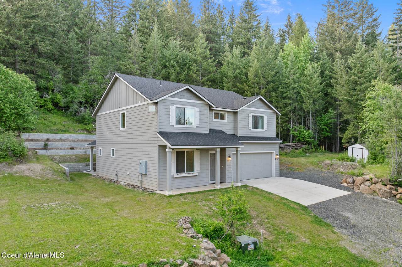 21714 Lakeview Dr - Photo 1
