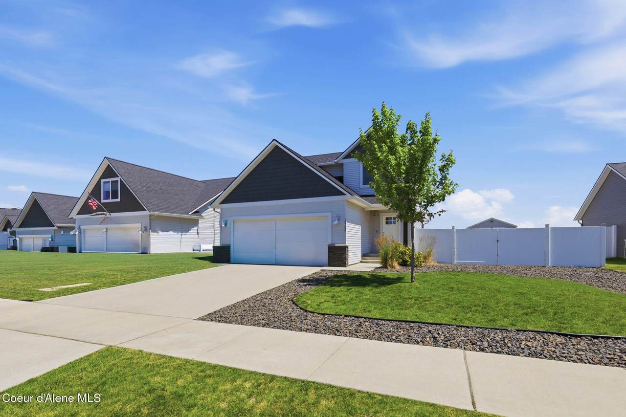 12398 Cavanaugh Dr - Photo 1