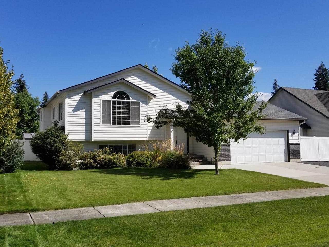 1203 Edgewood Cir - Photo 1