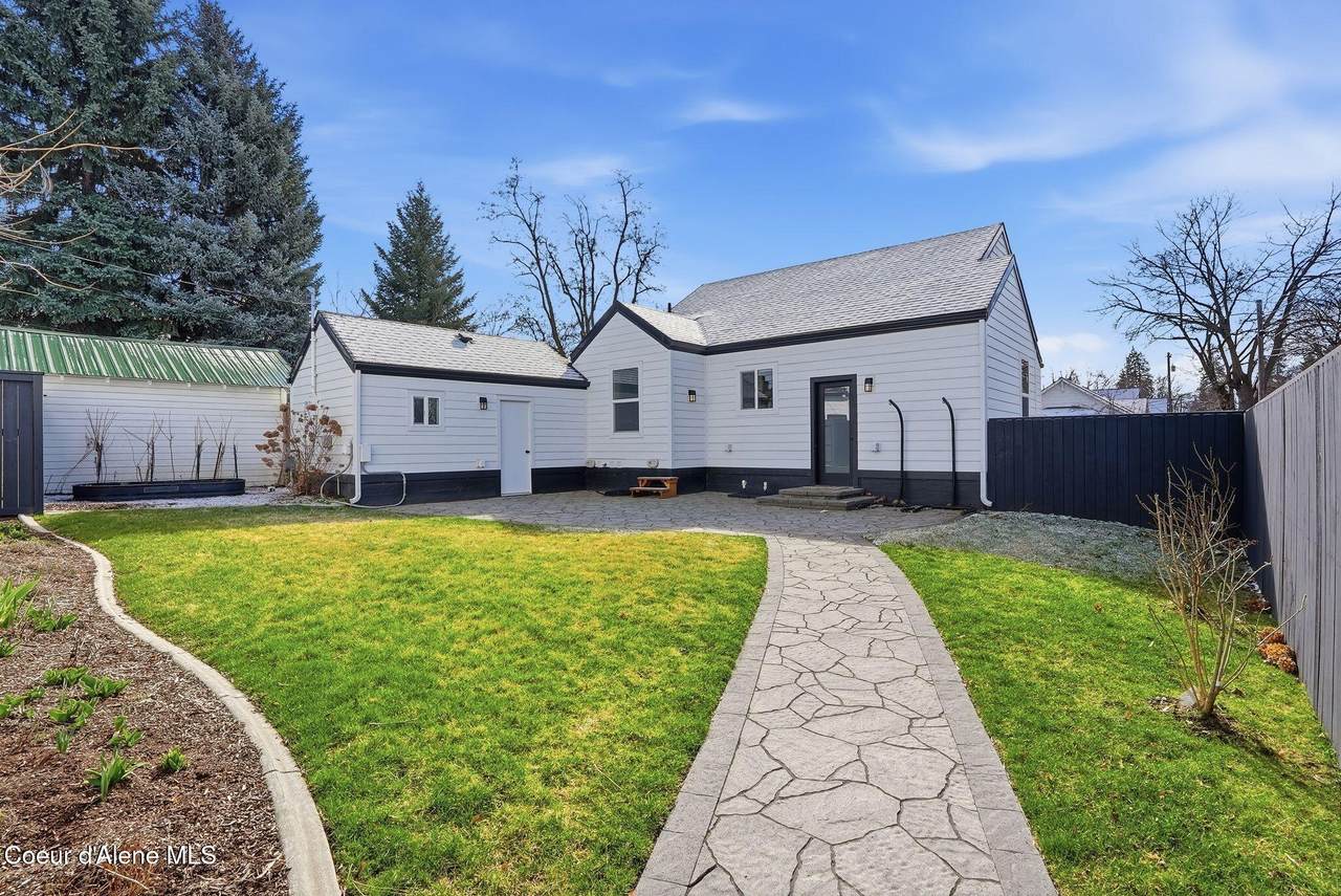 623 Empire Ave - Photo 1