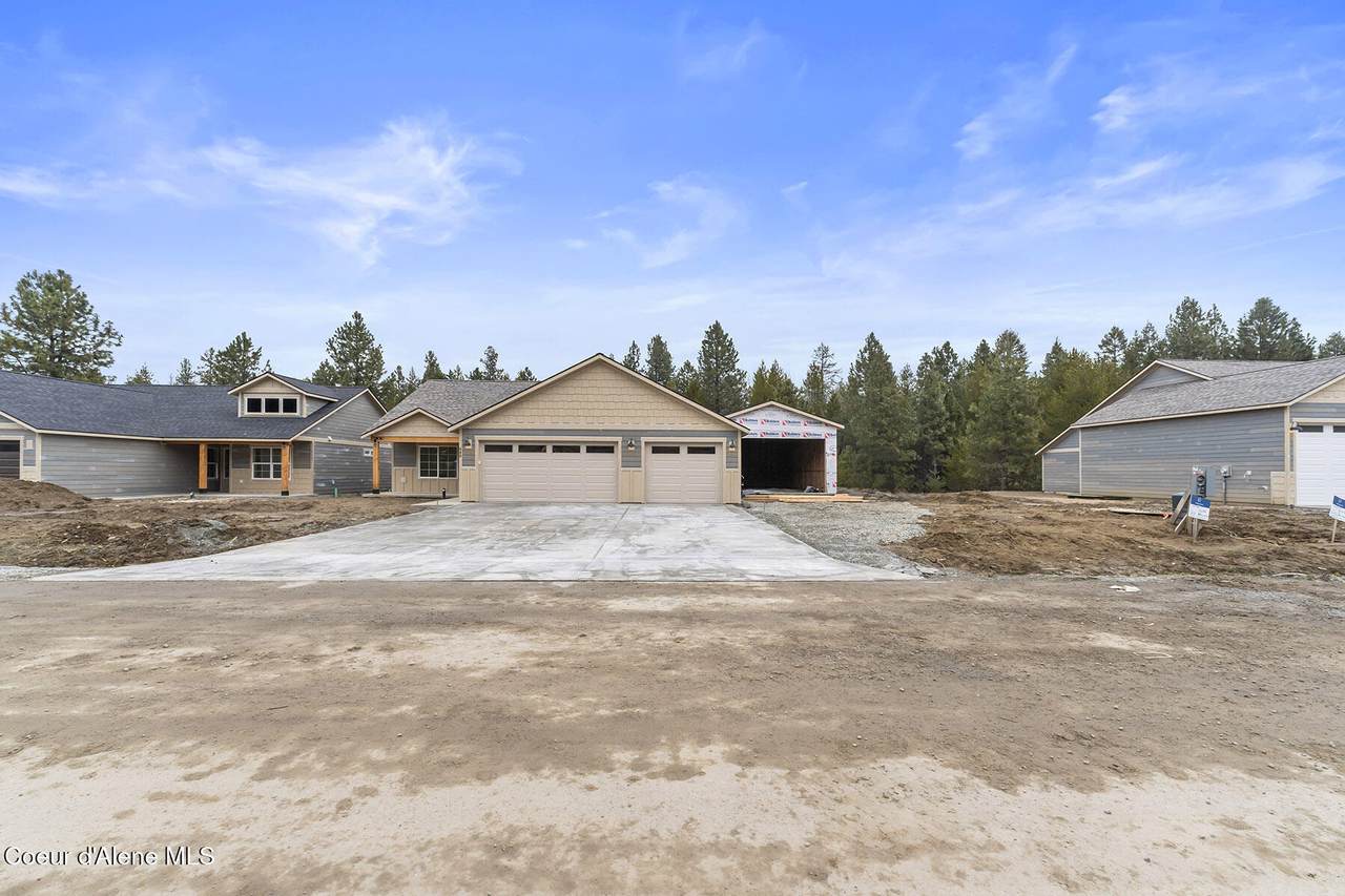 880 Valley St - Photo 1