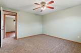 3054 Riverbend Ave - Photo 15
