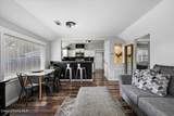 921 7TH St - Photo 3