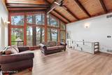1411 Skyline Dr - Photo 3