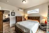 7028 Madellaine Dr - Photo 56