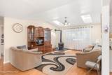 2450 Ridgeview Dr - Photo 4