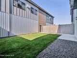 1035 Railroad Ave - Photo 31
